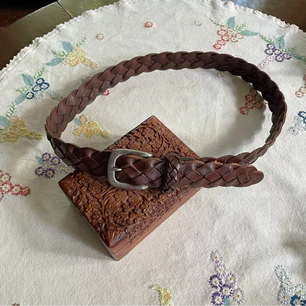 Vintage Genuine Leather Braided Brown Leather Belt. Silver Buckle. 46